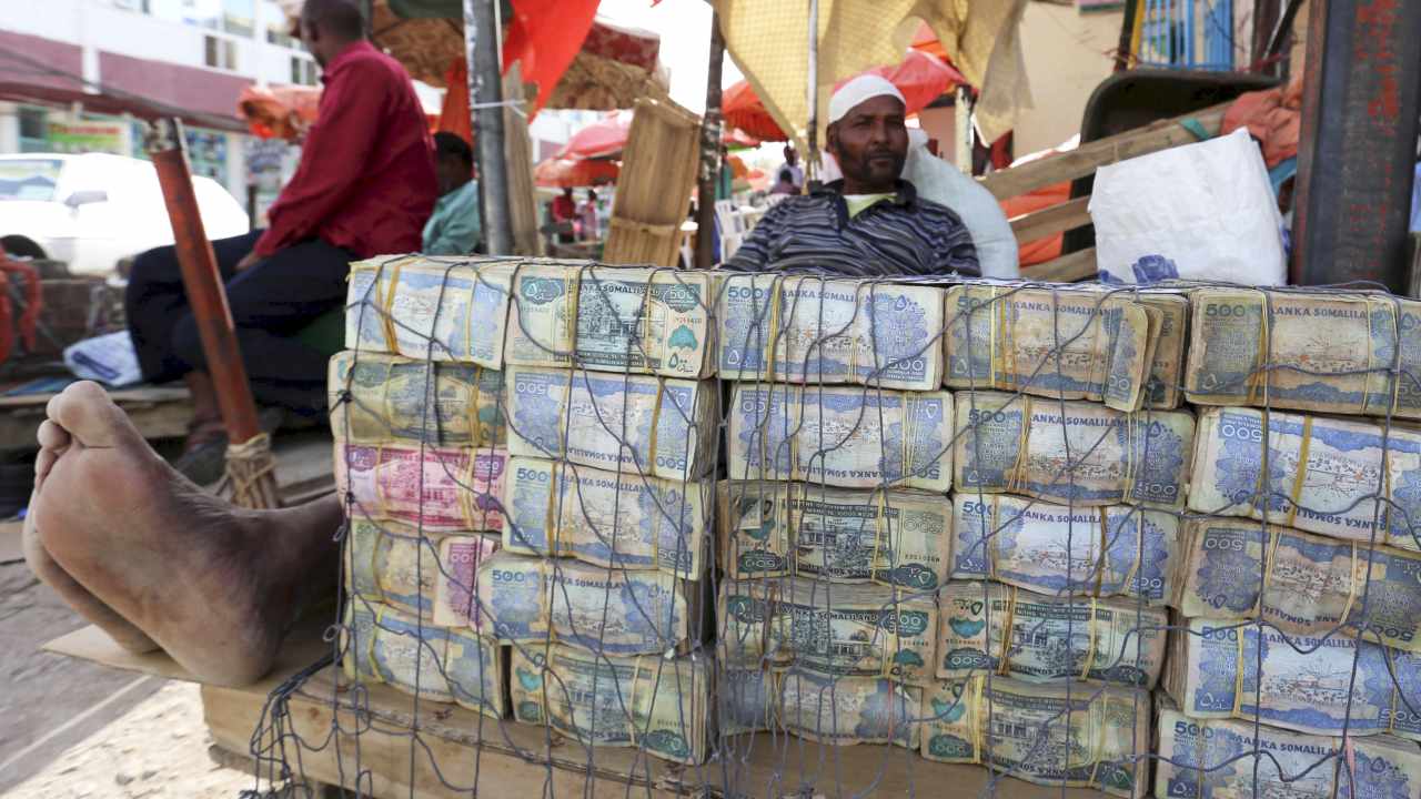 5) Somaliland shilling | The currency of Somaliland is not considered legal tender outside the boundaries of this self-declared republic of Somalia. The 5,000 shilling is the country’s largest note, and is worth much less than a US dollar. Cash transactions by the suitcase or even wheelbarrows are the norm. (Image: Reuters)
