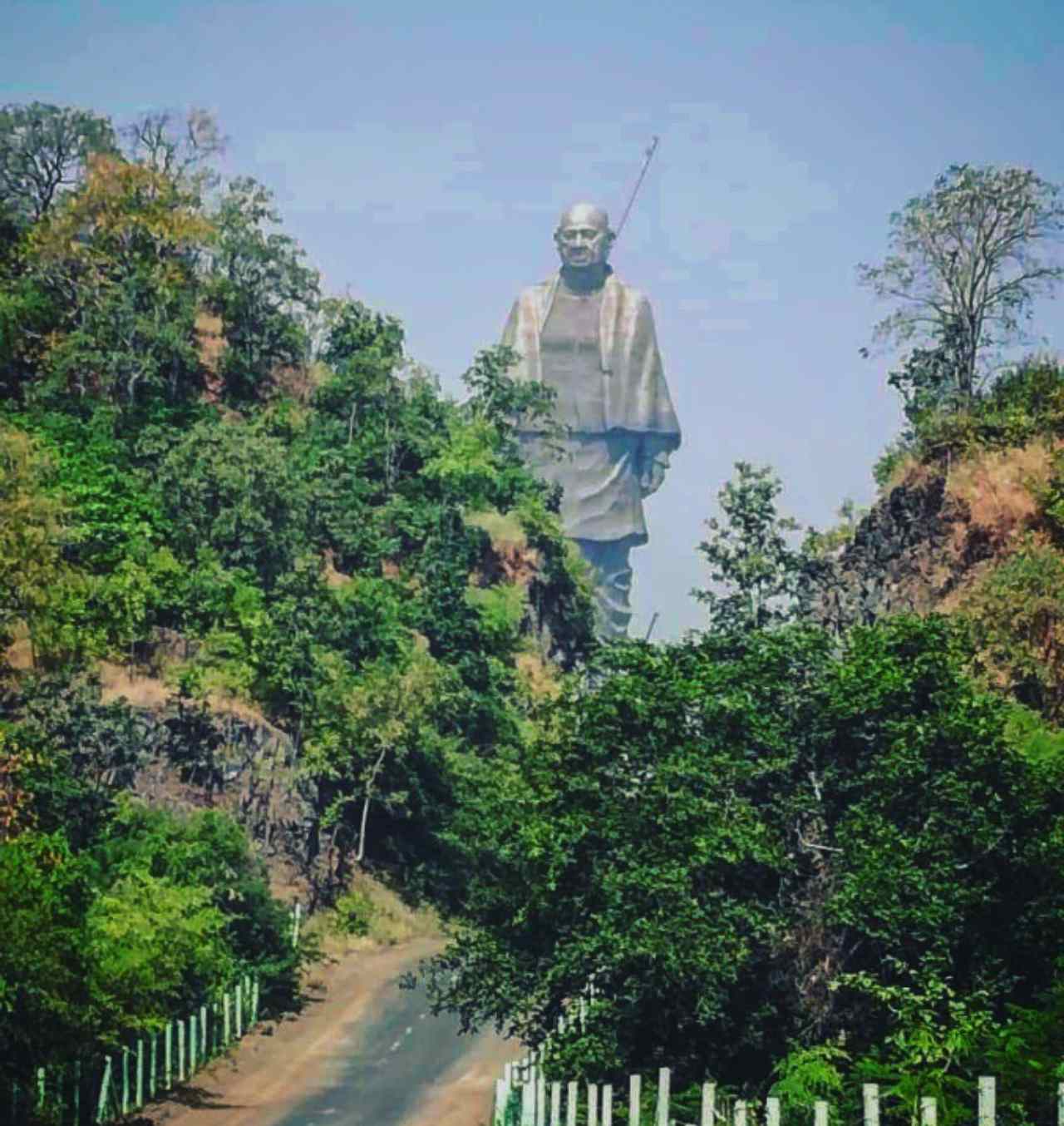 The ‘Statue of Unity’ constructed as a tribute to Sardar Vallabhbhai Patel will be inaugurated by Prime Minister Narendra Modi on October 31. Situated on Sadhu Bet island on Narmada river 200 km from Ahmedabad, the memorial has been constructed as a reminder of India's freedom struggle and Patel's visionary ideologies of unity, patriotism, inclusive growth and good governance. Here are some facts about the world's tallest statue. (Image: InfoGujarat)
